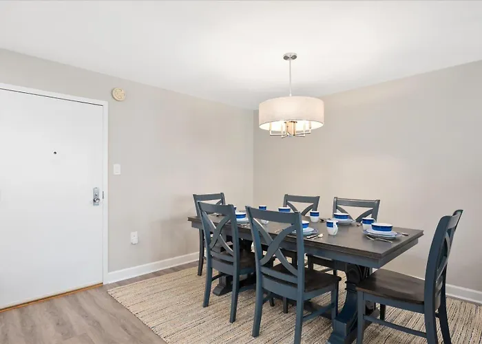 2 Bedroom Oceanfront In Desired Quay Building