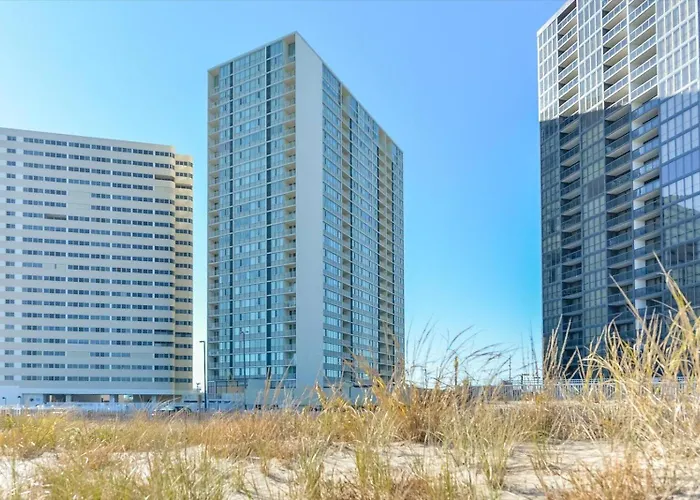 2 Bedroom Oceanfront In Desired Quay Building *